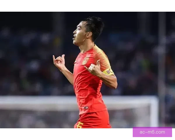 卢克曼绝杀后狂奔冲向看台格子区全场沸腾这一幕点燃球队晋级希望